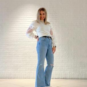 Image from @private_instagram_user on 7 Apr 2023 with caption: && Wednesday calls for some 70’s Flares! ✌ 
 

 The fit is amazing on these Levi’s — I did size up one (FYI).
 

 Click the LINK in my IG BIO & shop my looks by clicking on B U C K L E • O U T F I T S ! 
 

 #Buckle #buckledout #ootd #forthestyledlife #personalstylist #stylist #trending #new #simply #simplykaylee #simplykayleerobben #simplykpr #simplysoph #simplysophisticated #zyia #zyiarep #seint #seintbeauty #seintartist #activewear #makeupartist #makeup
