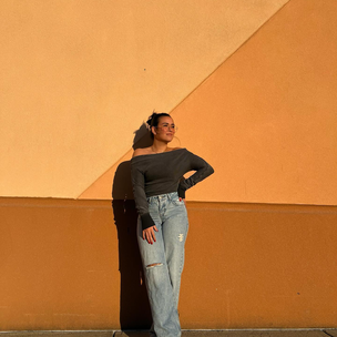 Image from kaitlinmarymo on 21 Feb 2024 with caption: Meetings day ✌🏼in my favorite must have denim.

Shop the link in my bio! #forthestyledlife #bucklemeetings